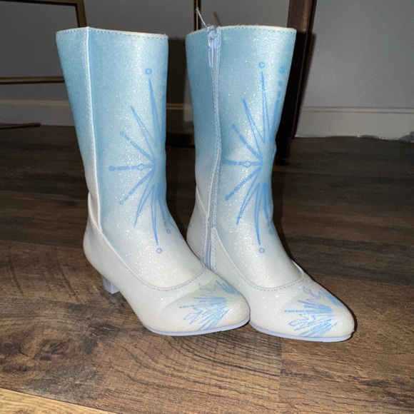 Elsa Costume Boots - Picture 1 of 3